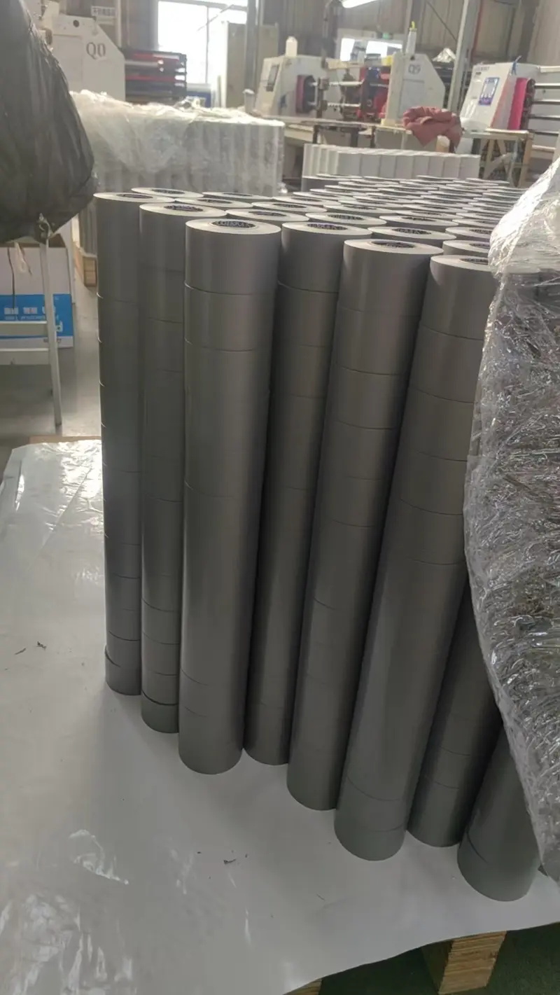 Prüfverfahren für die Haltekraft von Klebebändern